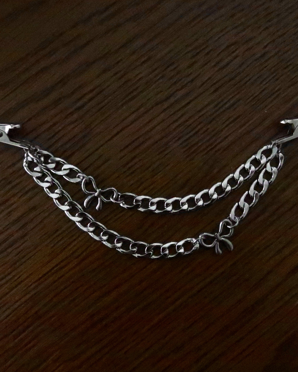 Coquette Dual Chain Clip