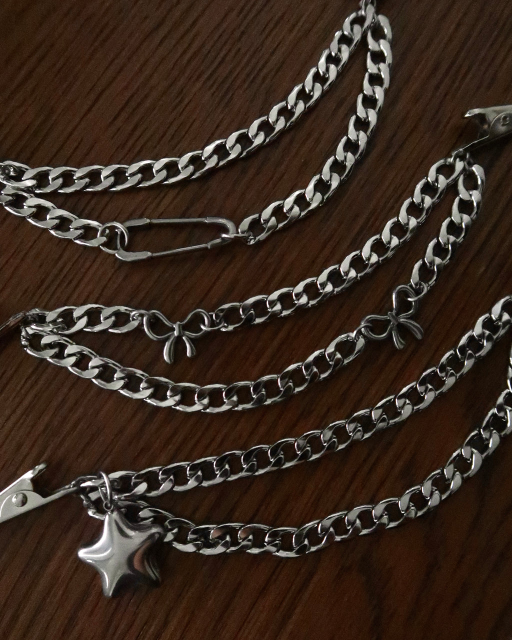 Coquette Dual Chain Clip